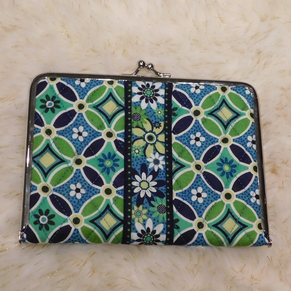 Vera Bradley Daisy Daisy Photo Album Wallet - Picture 1 of 7